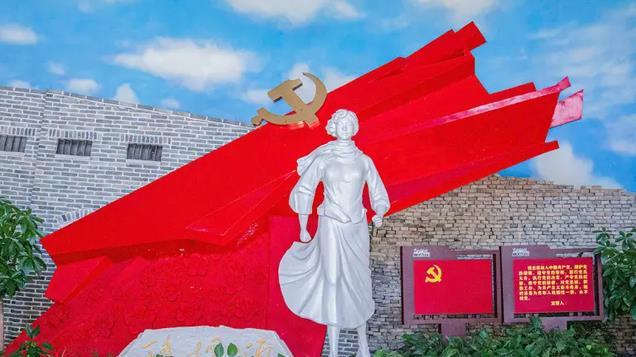 长沙的杨开慧雕像，与毛主席在北京的雕像，竟出自同一块汉白玉！