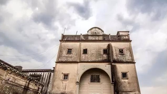 为何抗战剧里的日军炮楼都有探照灯？旧中国那么落后，电从哪来？