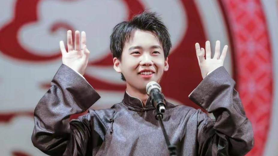 严父冷漠恩师扶持，从相声到影视，郭麒麟如何打破“星二代”桎梏