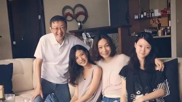 琼瑶生前想与平鑫涛子女和解：我愿张开双手，抱他们在怀中一起哭