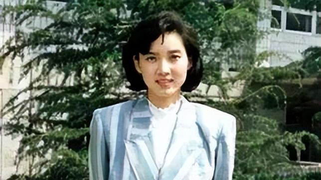 “最美国脸”李修平：26年无失误，52岁退居幕后，两段婚姻无儿女