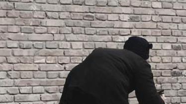 我不给大儿媳换房，却给小儿媳的新房付了全款，如今报应来了