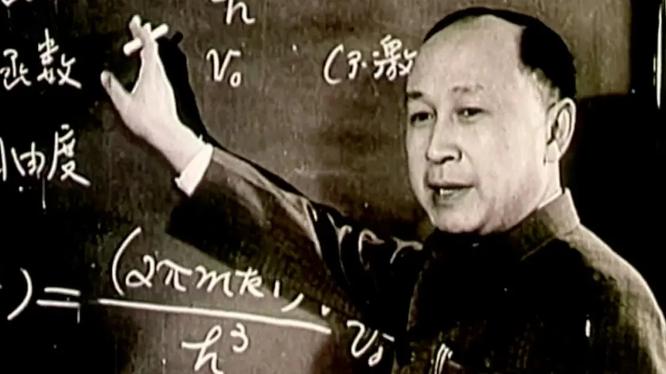 钱学森参加国宴，找不到座位，直到毛主席出现才明白“另有安排”