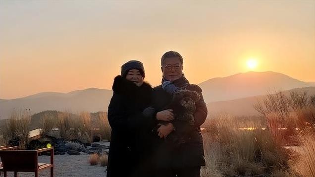 文在寅：卸甲归田，每月拿1400万韩元退休金，过上世外桃源的生活