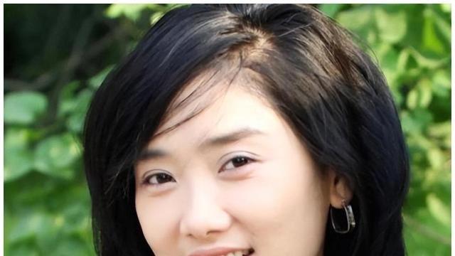 韩红说的没错！如今的“凤凰传奇”，已经走上了人生的另一条大道