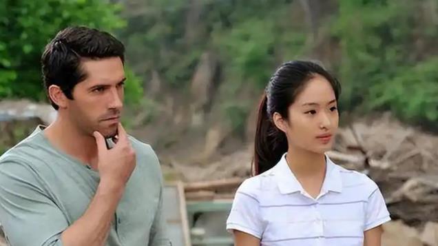 杨采钰晒私宅，家中藏品价值千万，网友：怪不得资源吊打其他女星