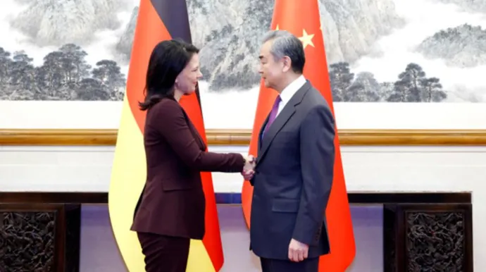 中德会晤，王毅被称为世界上最聪明外交官，德国外长却挨骂了