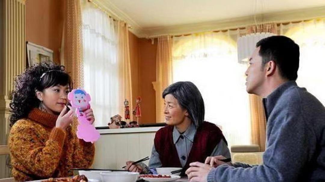 64岁婆婆手术费还差8万，丈夫想签字放弃，听他说出三个理由，我宁可净身出户也要离婚