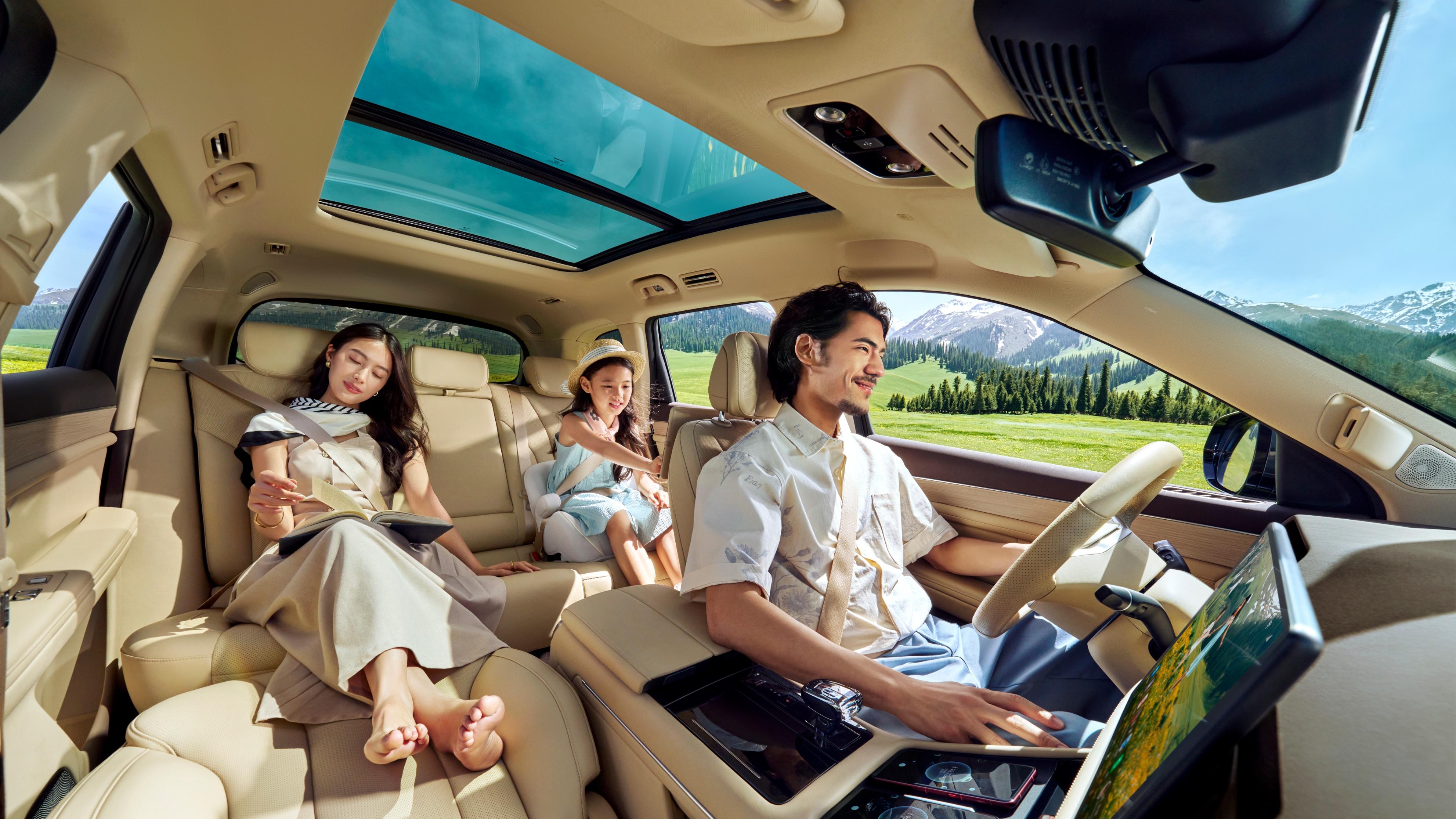 智慧出行体验再升级! 大模型小艺上车鸿蒙智行全系车型，懂你所想!