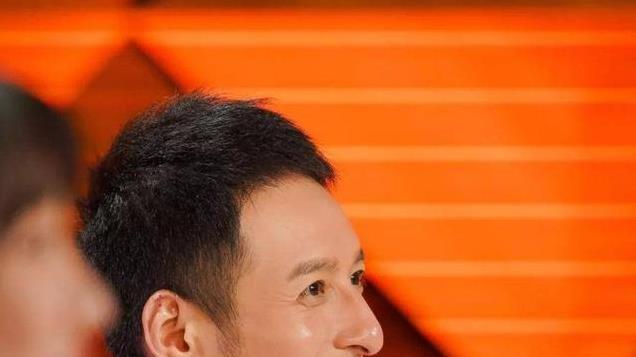 他是湖南“台柱子”，没工作后选择单身独居，曾和何炅谢娜是好友