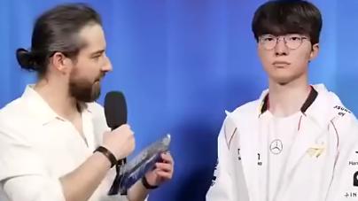 Faker再谈手伤：为此改变了游戏姿势，目前仍有伤病存在！