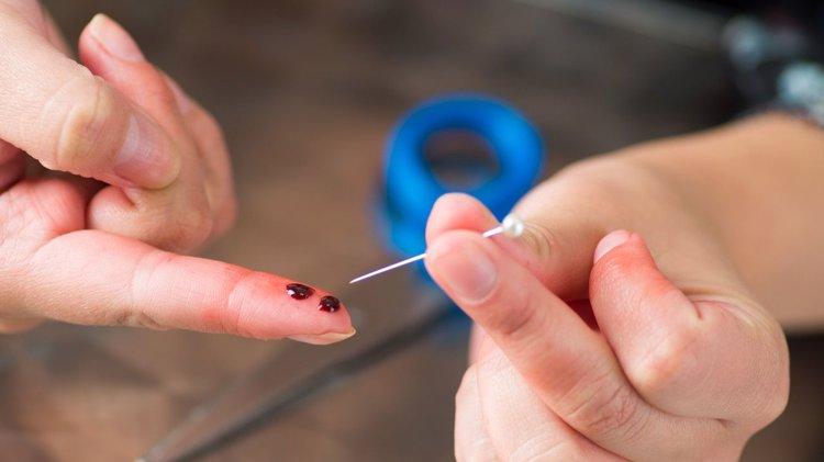 两位心梗患者，一人扎十指放血，一人拨打120，最后怎么样了？