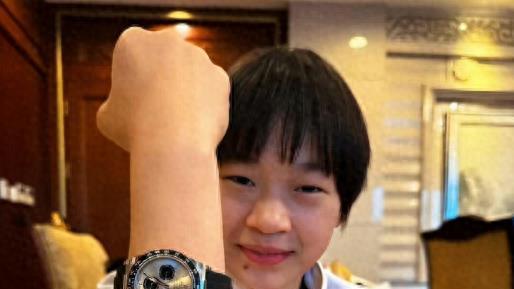 好酸！全红婵戴32万劳力士被网暴：穷人乍富！杨昊：东西是我的