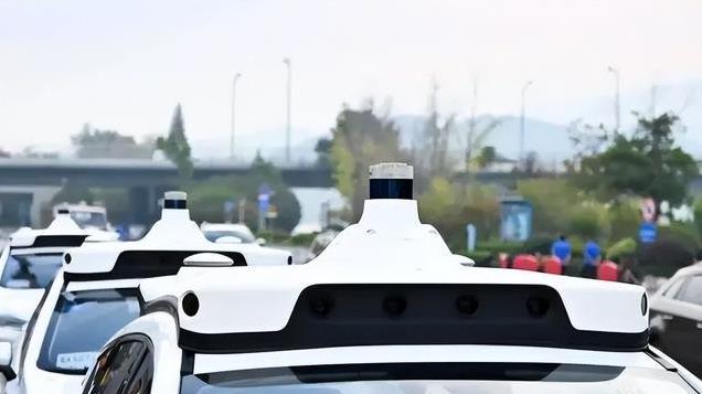 马斯克再次批判激光雷达，坚持纯视觉智驾，出于成本还是技术？