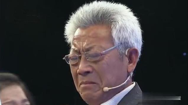 乡村歌手“山楂妹”：走红后寻找亲生父母，养父痛哭：被抢跑了