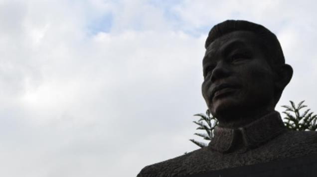 获得三枚“一级勋章”的冯白驹，建国后过得如何？