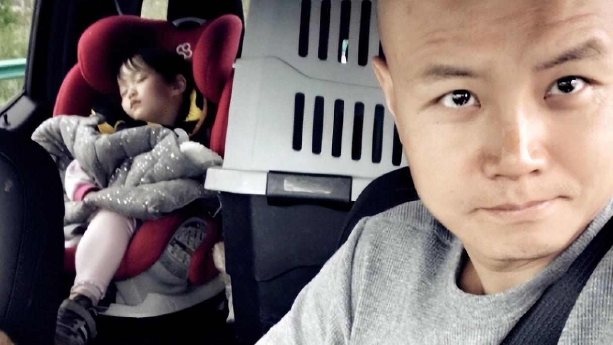 乐嘉：我没有三婚三离，唯一的前妻已去世，今和11岁女儿相依为命