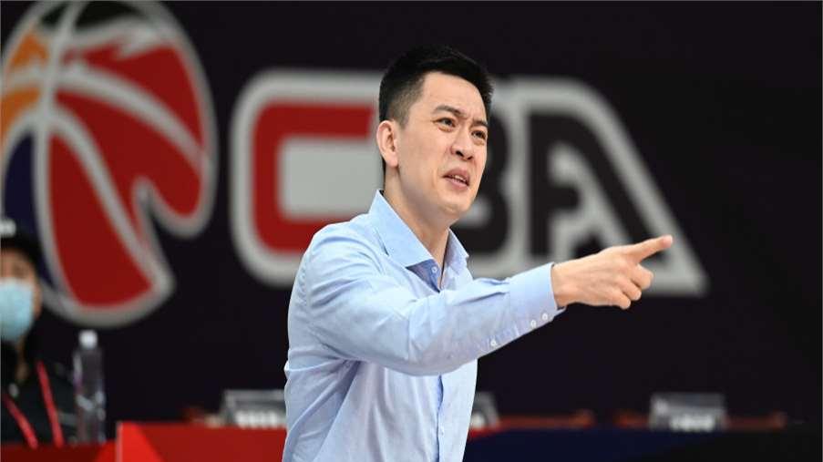 辽宁VS广州万众瞩目！郭艾伦上演换队首秀，杨鸣冲击三连胜