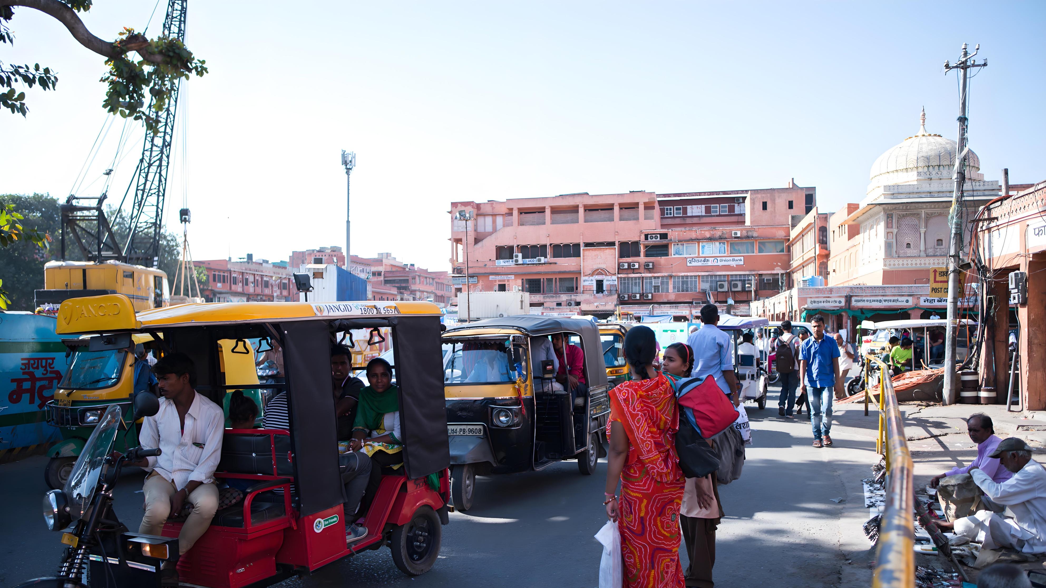 印度姑娘远嫁中国，想把母亲接来中国带娃，丈夫不同意：没有必要
