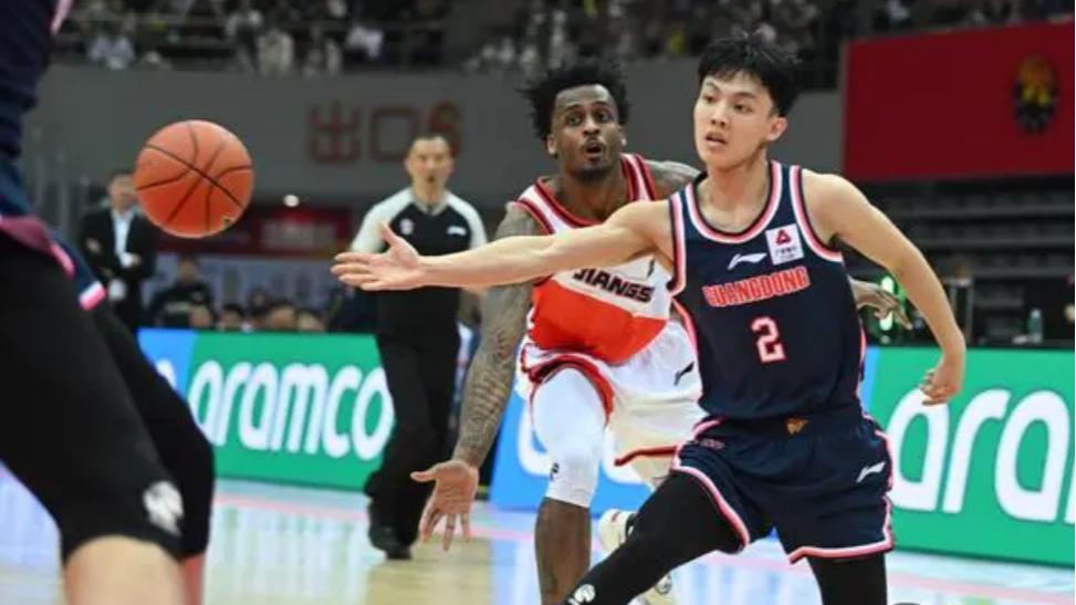 广东不敌北控杜锋发布会：怒斥小将打游戏，愿意再给阿姆斯时间！