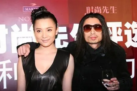 与5婚导演同居5年，被绯闻男友妻子嘲讽，如今44岁被曝已结婚的宋佳，终于安稳下来了？