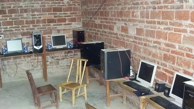 倒闭170000家，曾经人声鼎沸的网吧，为何没人去了？