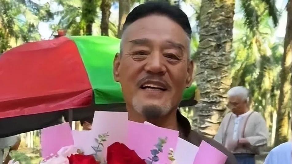 原来他就是巍子儿子，低调出道不靠父亲也能走红，真是虎父无犬子