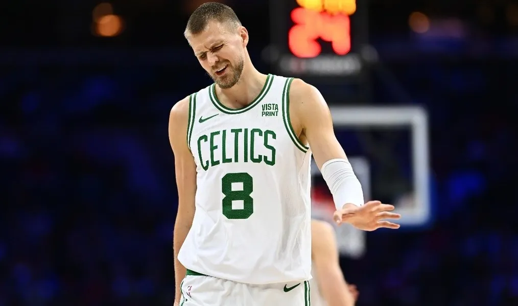 NBA精彩时刻：神仙下凡！关键时刻米切尔连得11分率队逆转绿军