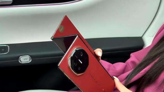 华为新机突然曝光，华为MateX6后悔买早了