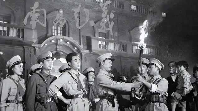 1944年，刘少奇提议军队更名为“解放军”，毛主席为何反对？