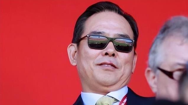 他是“乒乓教父”，救国乒于水火，刘国梁恩师，儿子是当红男星！