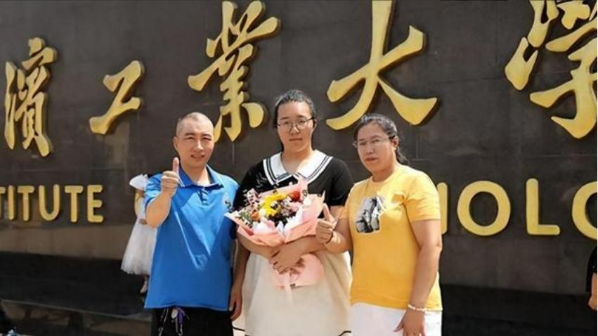 “你让我恶心”，哈工大老师发脾气事件，让名校生的滤镜碎了一地