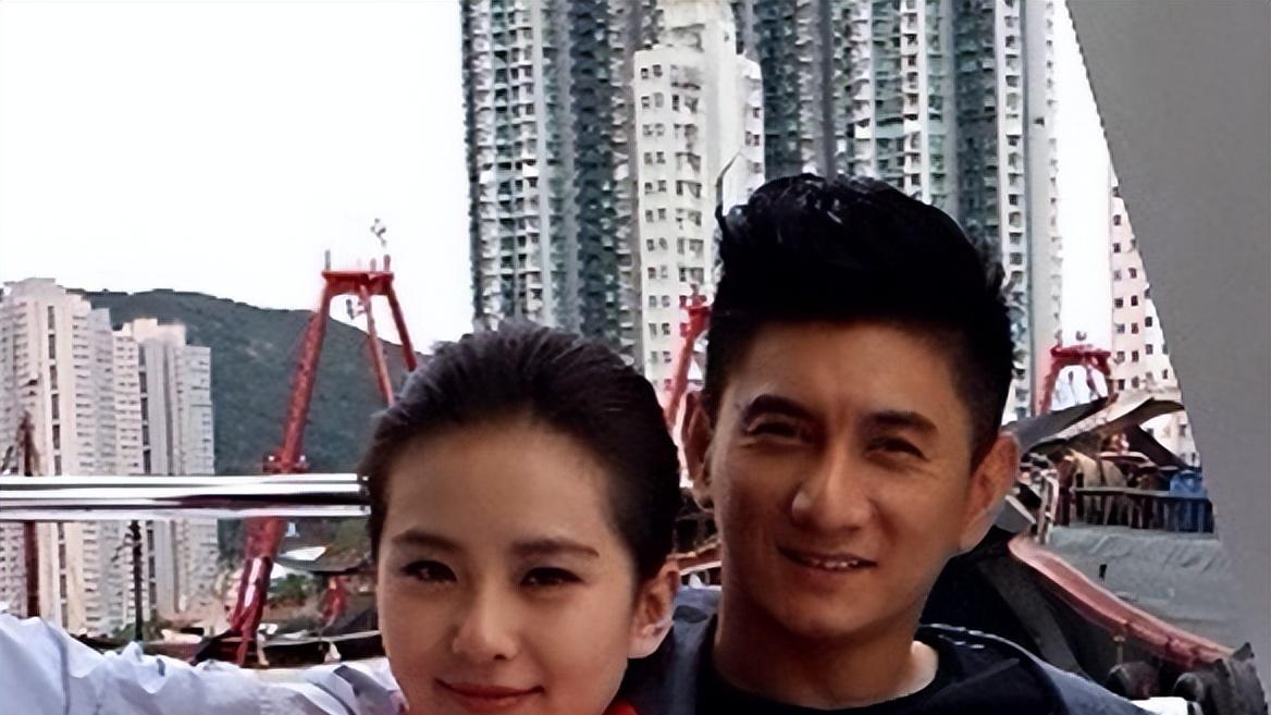 吴奇隆好友受访否认隆诗离婚：他们很好，婚变传言都是假的