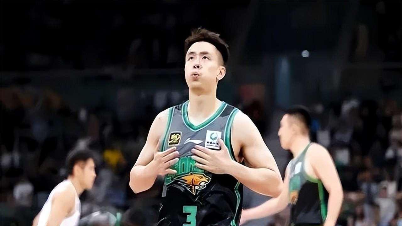 三项数据领跑联盟！辽宁男篮确实独一档关键还让了一个张镇麟！