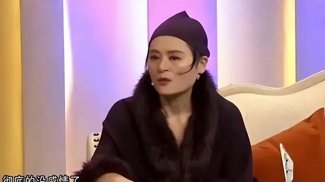 曾打败毛阿敏，因谷建芬一封信改变人生，后被亲弟打废沦为成保姆