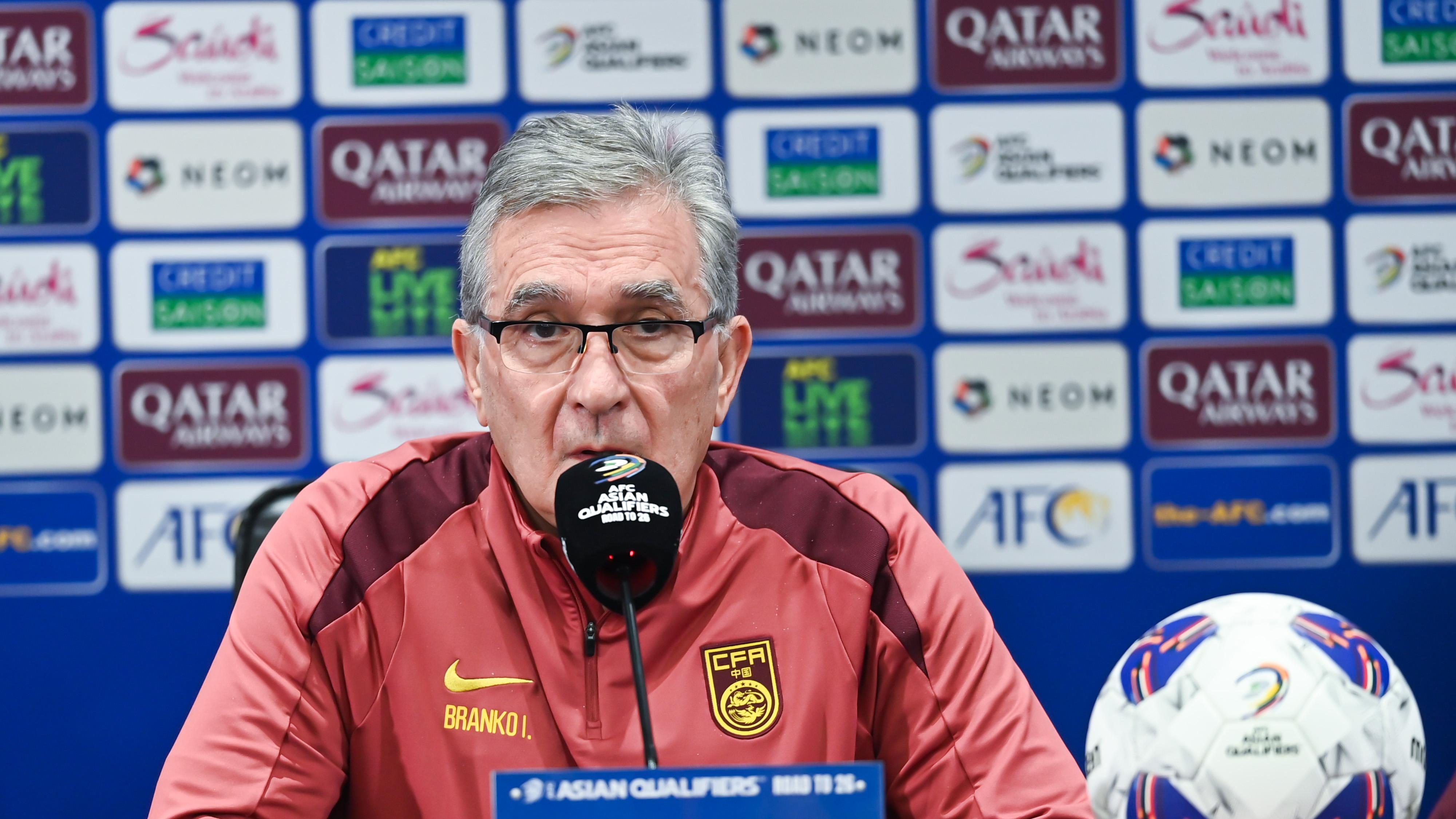 伊万：5场6分表现很好，张玉宁伤缺，0-7后队员学到很多