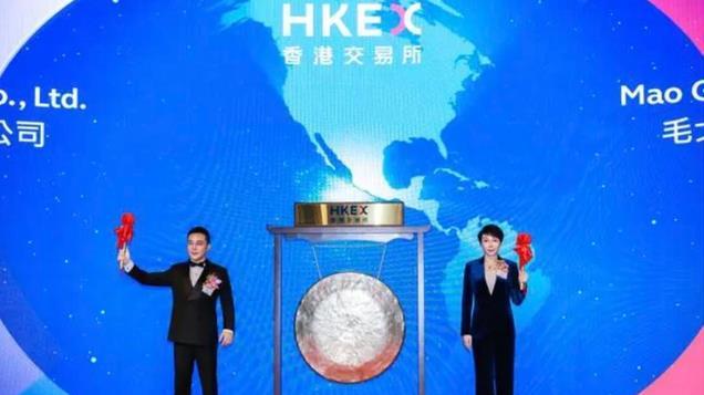 昔日女皇背后的男人，已成百亿大佬