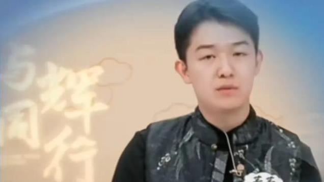 董董曝出公司客服不同之处，看出董宇辉内心想法，网友评论引热议