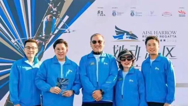 霍家现身南沙！郭晶晶地位仅次于霍震霆，三兄弟跟在她身后像随从