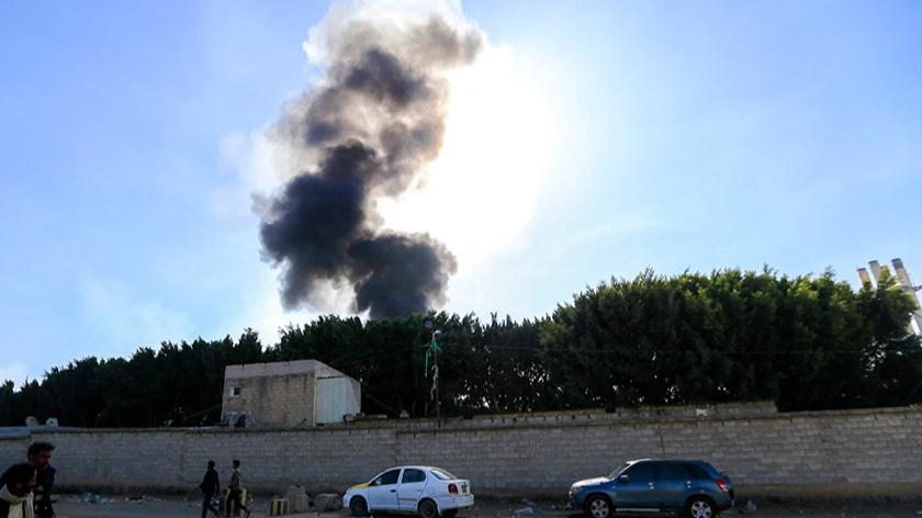 瞒不住了！两大伊朗系开火，高超音速导弹突防，以军基地成功被炸