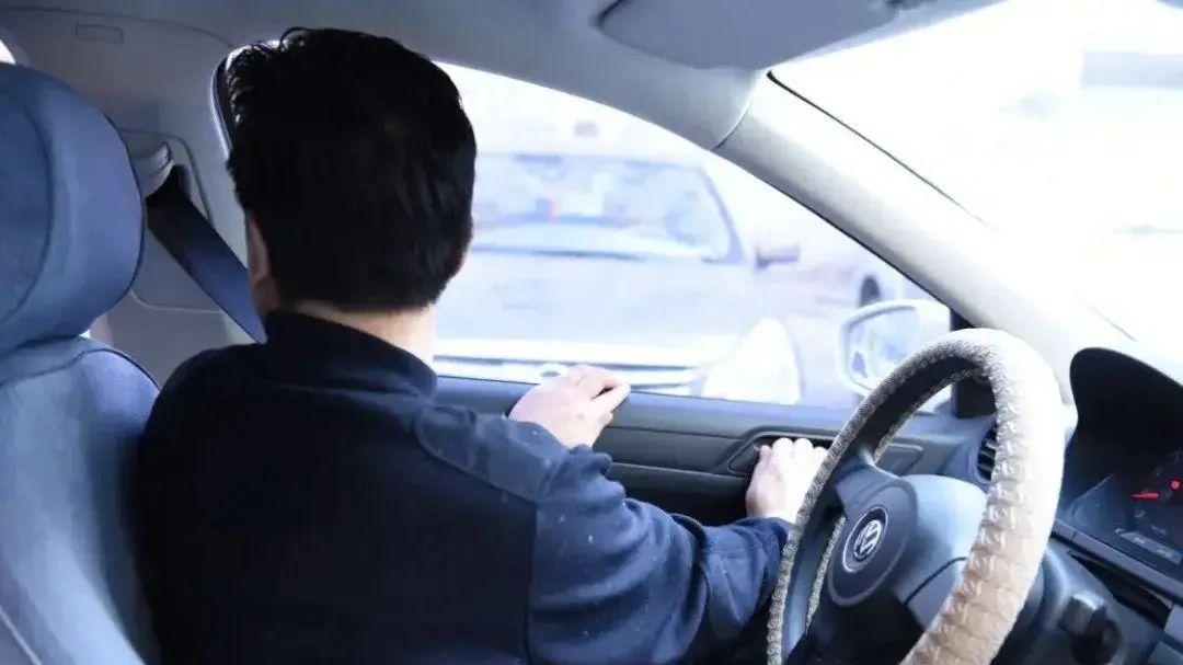 交警提示：即日起，这5种驾驶行为正式列入违章，抓一个罚一个！