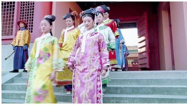 当年华妃那么拽，都没有将步摇甩在脸上，如今简直是大型灾难现场