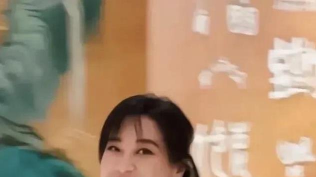 瘦了后的贾玲怎么变安静了，她走上的另一条路，早已给出答案
