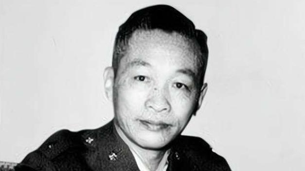 沈之岳给毛主席递了支烟，引起了主席的警觉，随即将他从身边调离