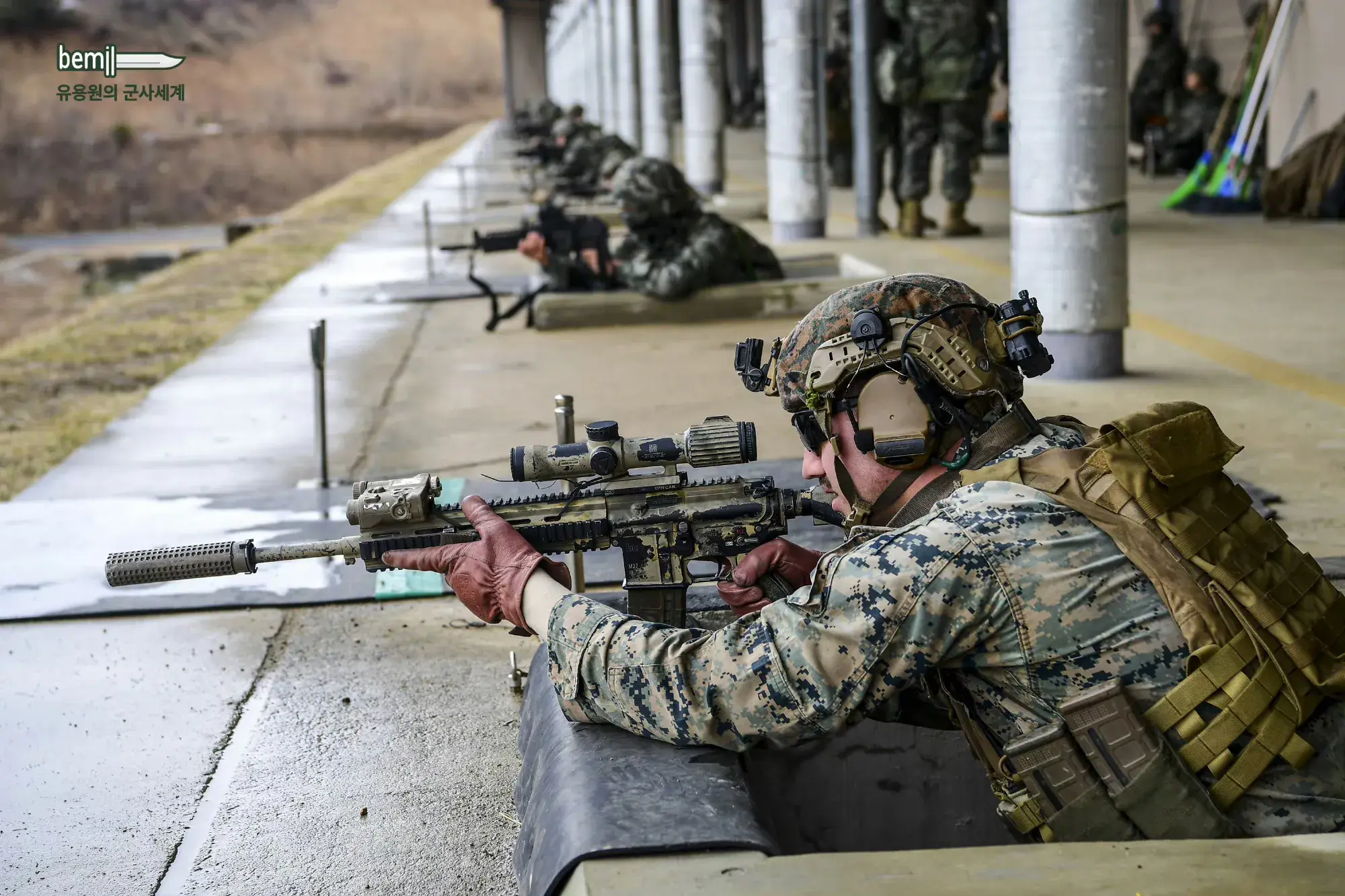 M27 IAR5.56mm自动步枪：美国海军陆战队的全面战术配装策略