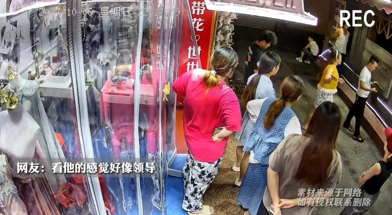 男子叫嚣要查封店铺，老板透露想白嫖遭拒