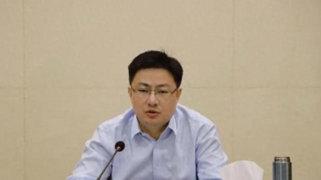 原县委书记毛奇，贪腐成瘾数额特别巨大，佩霞仅165万为何先被查