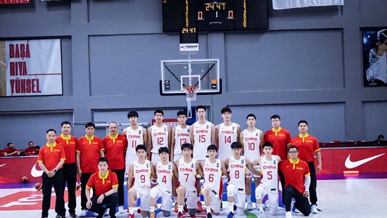 U17男篮世界杯-单节9-38+全场38次失误 中国队84分劣势惨败美国