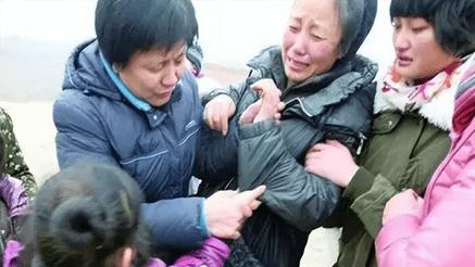 收养118名孤儿的“爱心妈妈”，最终被董明珠揭开面目送进监狱