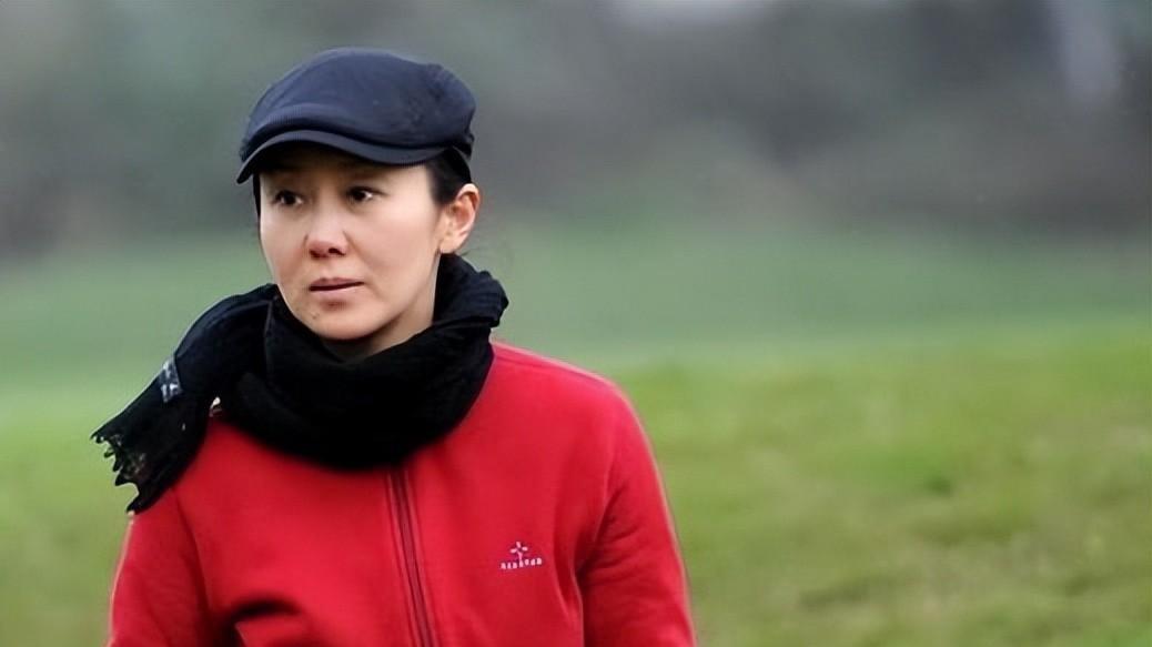 买宝瑶 : 女大十八变，父亲孙楠闪婚9年终散场，演员梦又被继母打碎